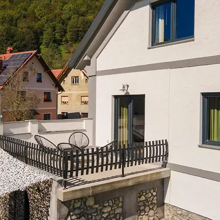 Dolodge Homestead In The Kolpa River Canyon