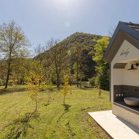 펜션 Dolodge Homestead In The Kolpa River Canyon *