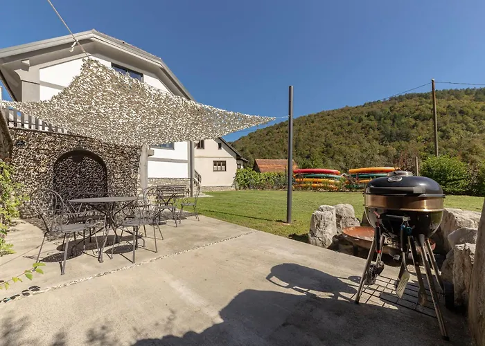 Dolodge Homestead & Camper Parking Kolpa River Canyon * Stari Trg ob Kolpi