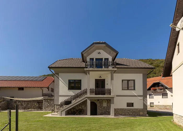 Dolodge Homestead & Camper Parking Kolpa River Canyon Σπίτι διακοπών *