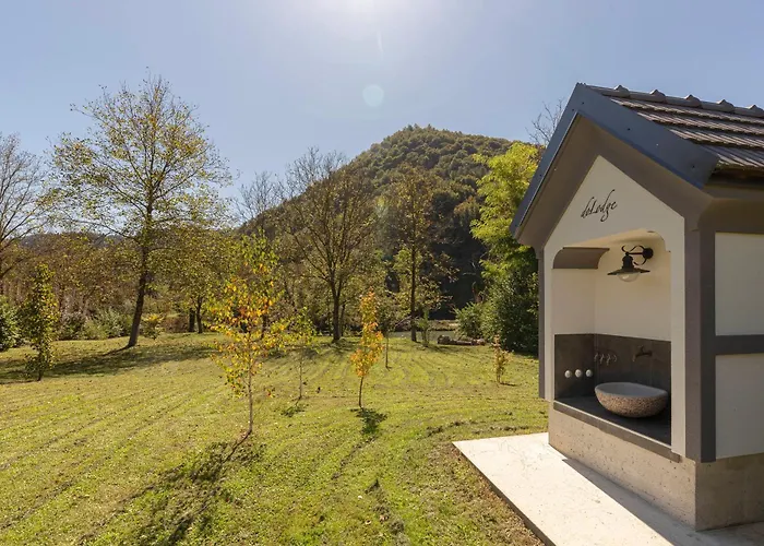 Σπίτι διακοπών Dolodge Homestead & Camper Parking Kolpa River Canyon *